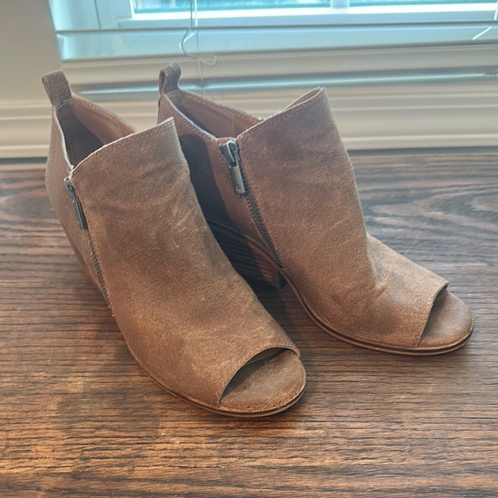 Lucky Brand, open toe booties